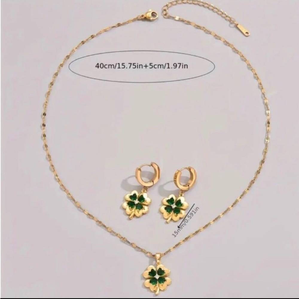 Gold Green Clover Pendant Necklace Earrings Set NIB - Picture 4 of 4